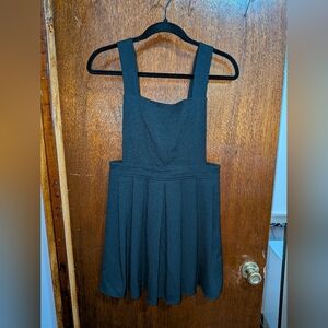 Forever 21 Black Pleated Jumper Dress Size Medium